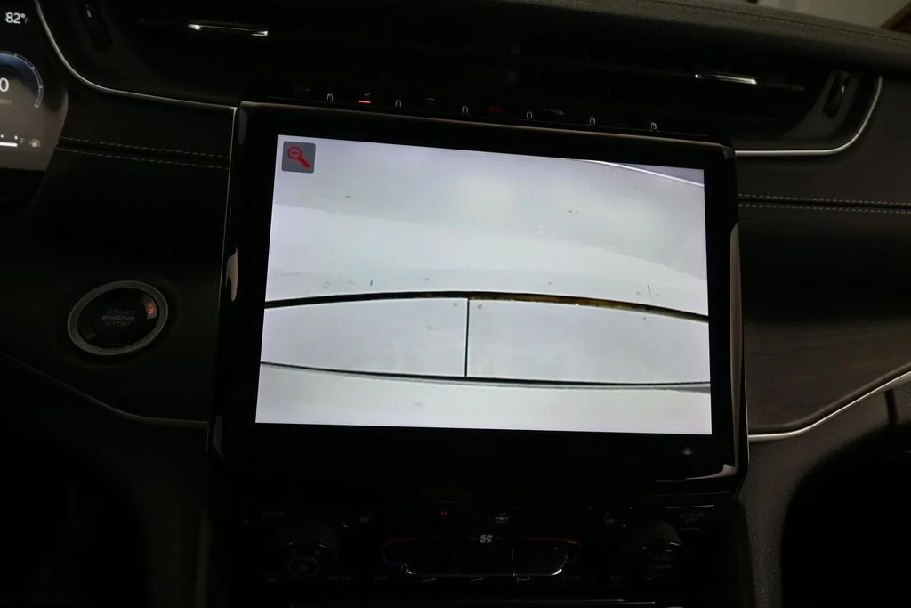 Used 2023 Baltic Gray Metallic Clearcoat Jeep Limited image 21