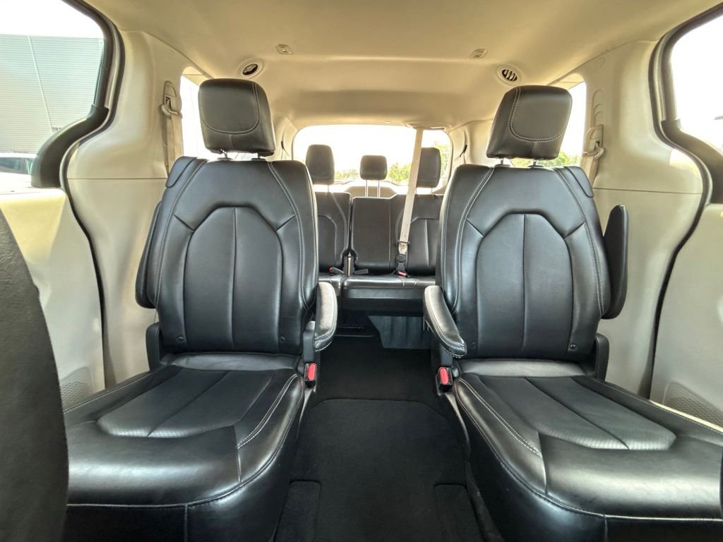 Used 2024 Silver Chrysler Touring L image 35