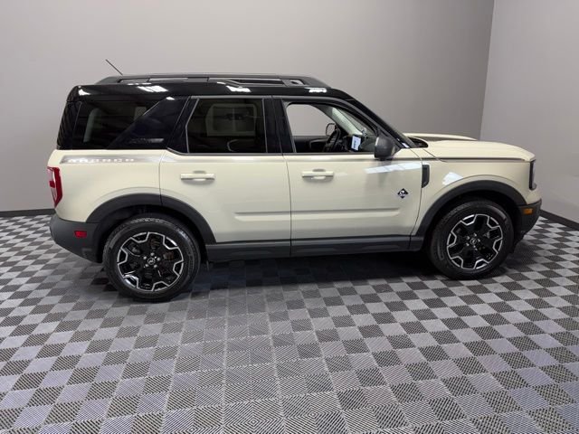 Used 2025 Desert Sand Ford Outer Banks image 7