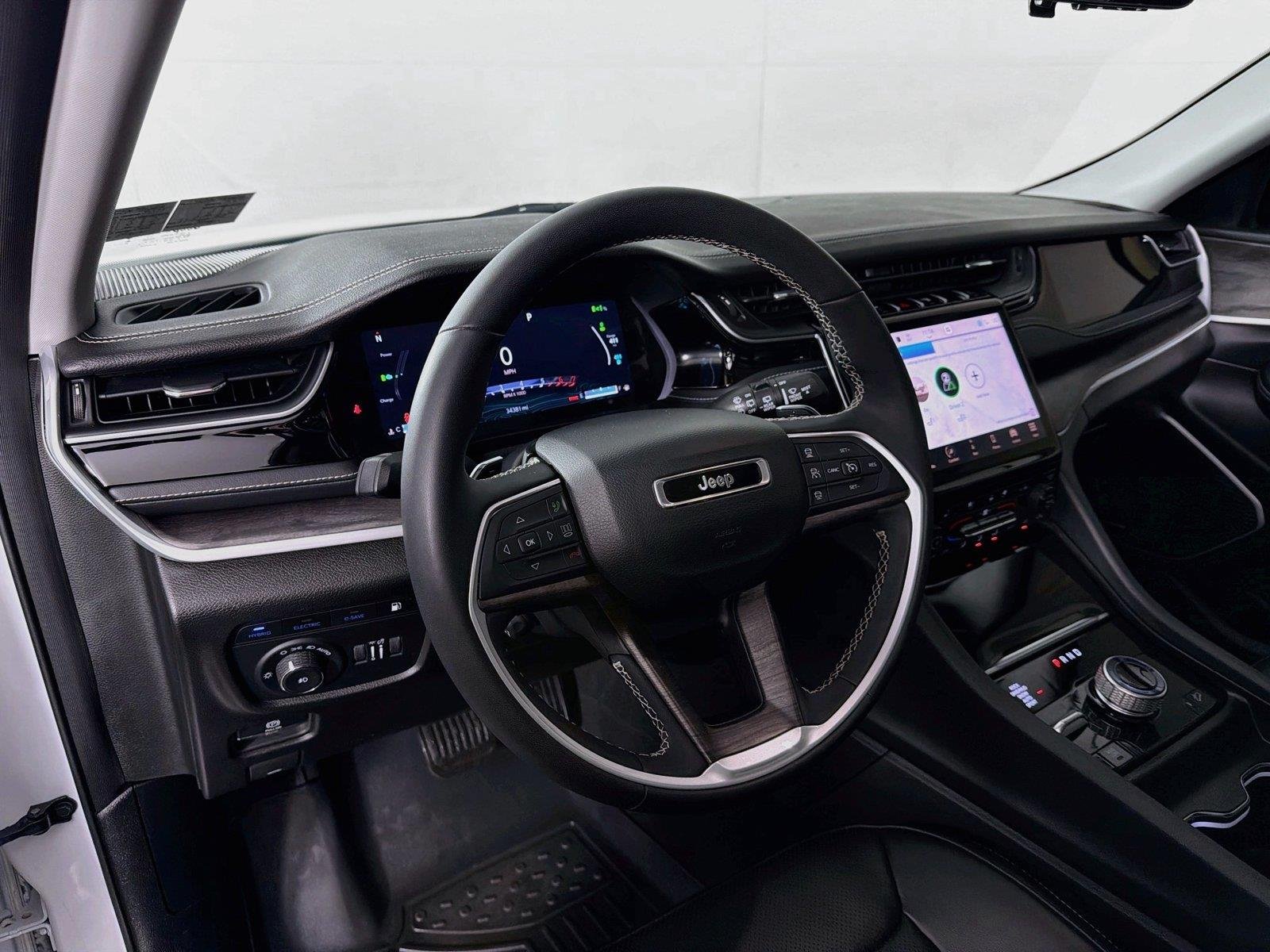 Used 2023  Jeep 30th Anniversary image 16