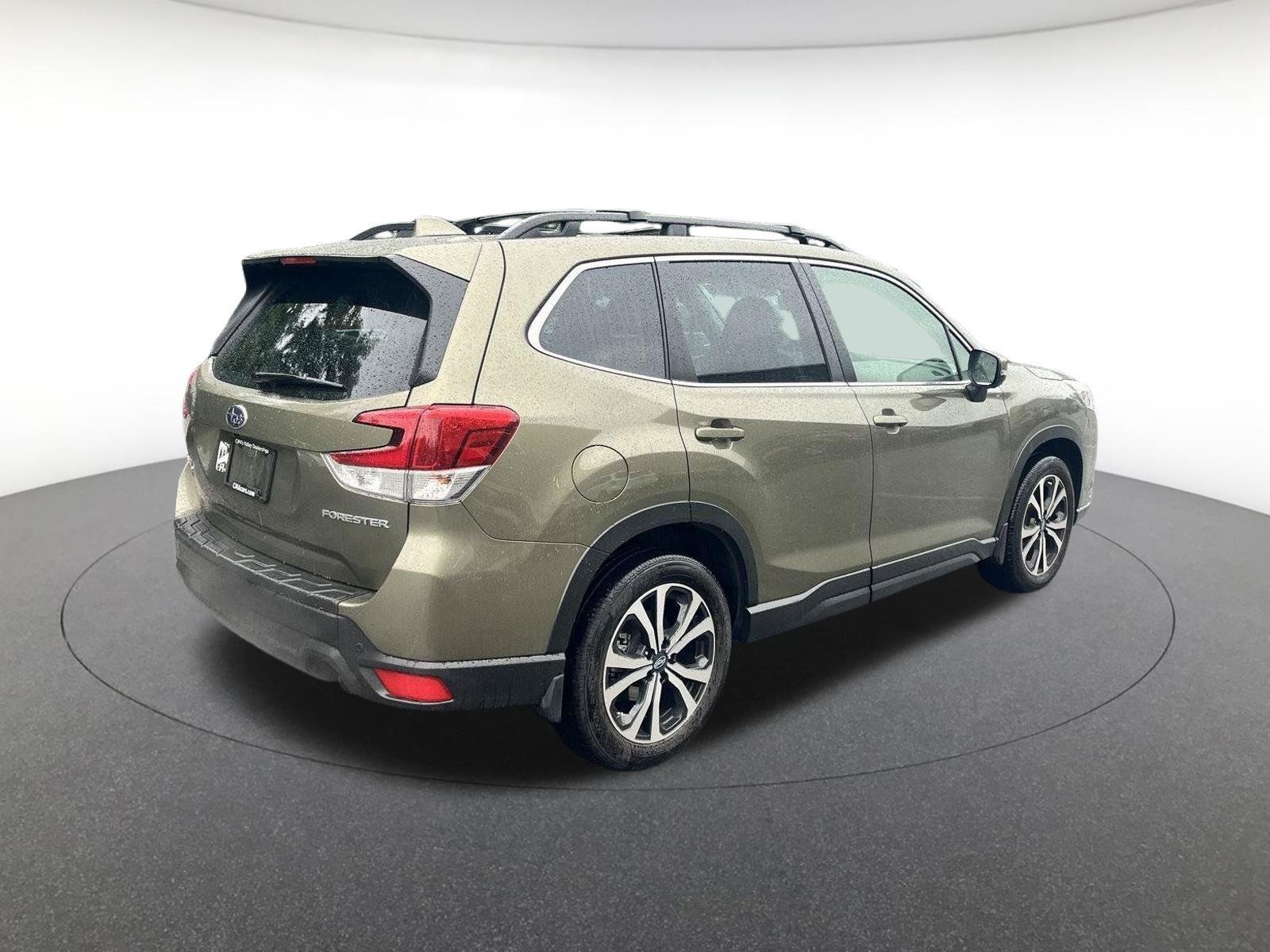 Used 2023 Autumn Green Metallic Subaru Limited image 7