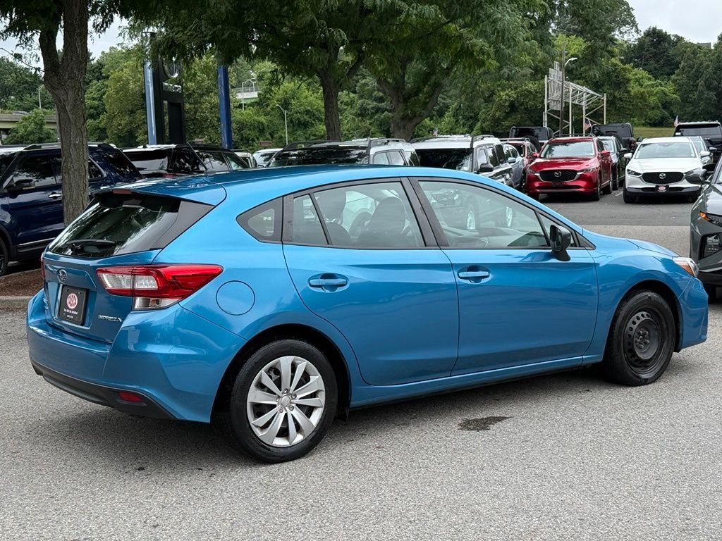 Used 2019 Blue Subaru 2.0i image 9