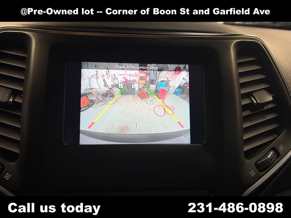 Used 2019 Silver Jeep Latitude Plus image 25