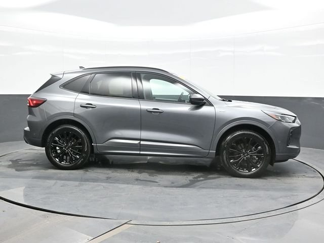 Used 2024 Gray Ford ST-Line Elite image 8