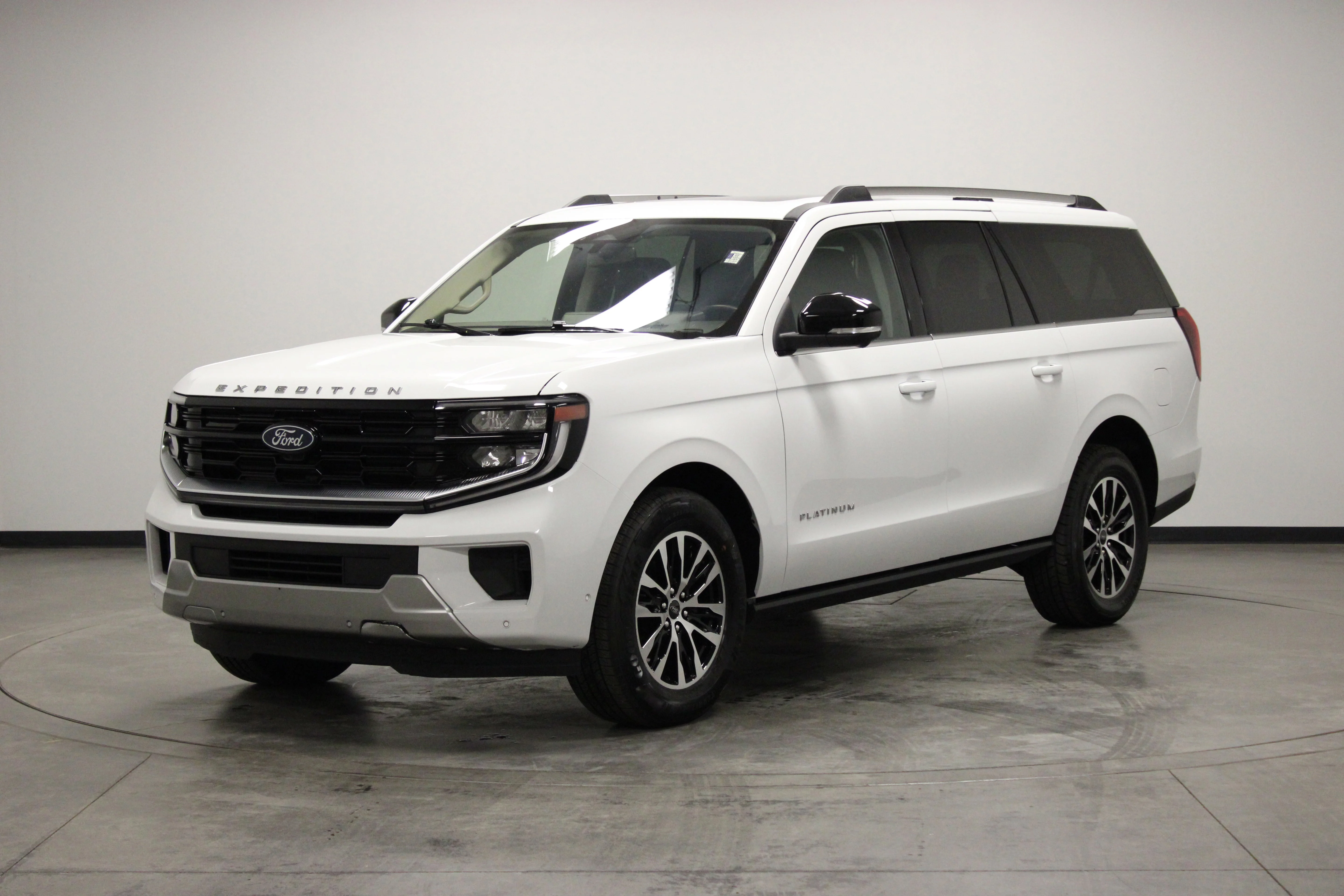 Used 2025 Oxford White Ford Platinum image 4