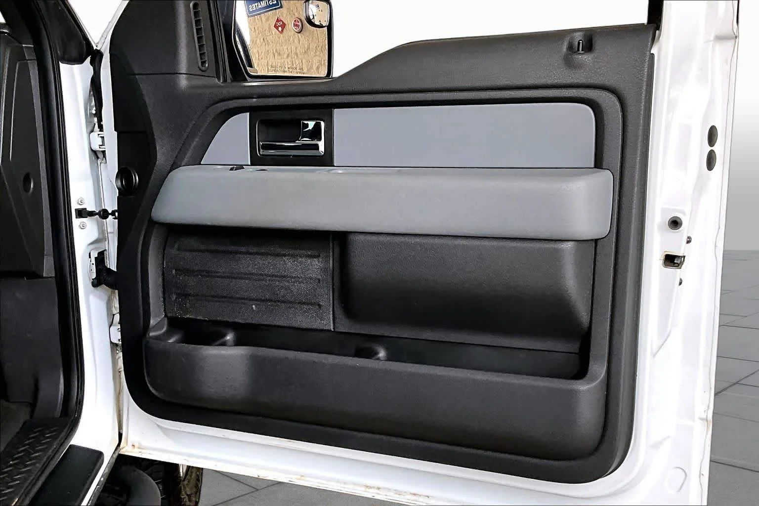 Used 2014 Oxford White Ford XL image 21