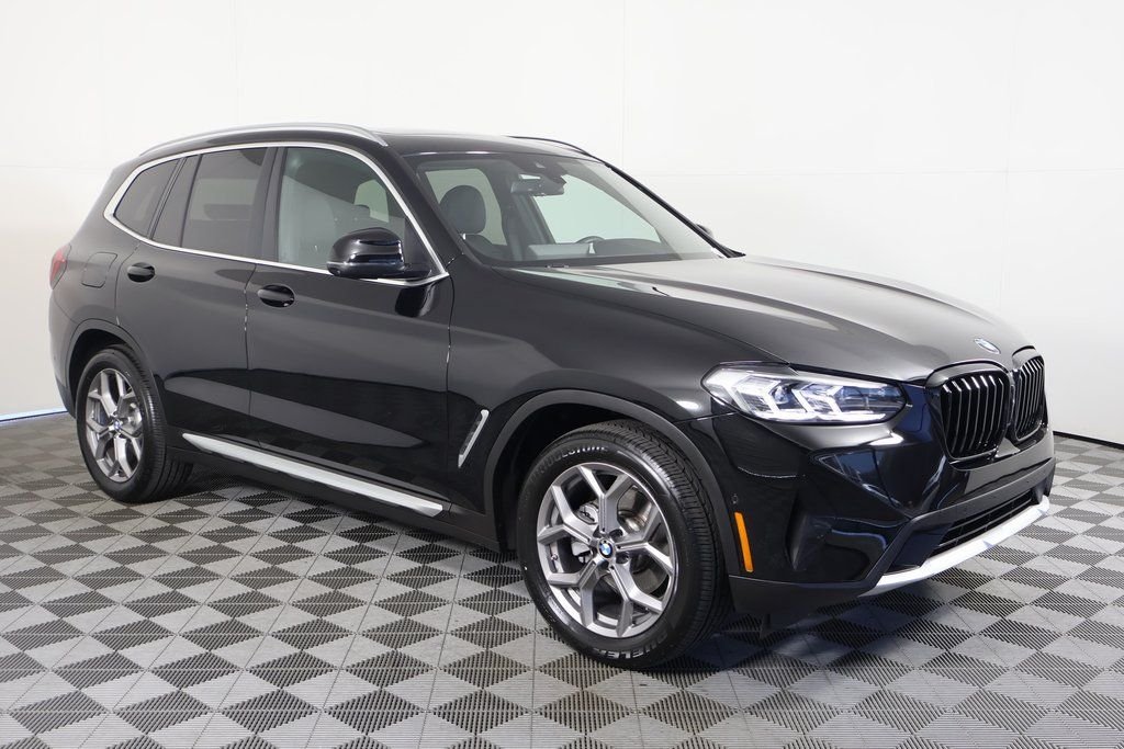 Used 2023 Black BMW sDrive30i image 3