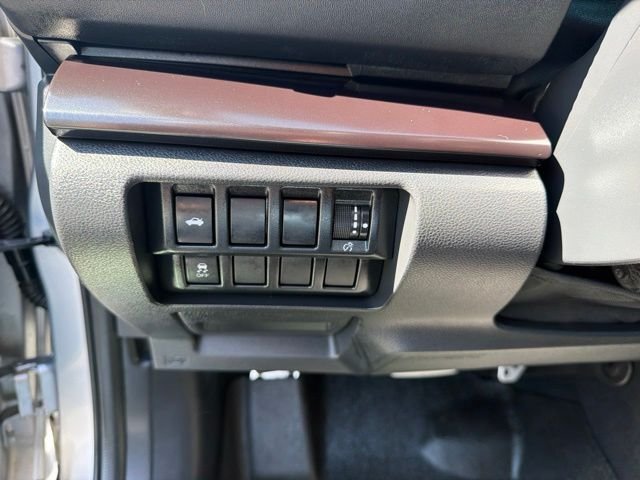 Used 2023 Ice Silver Metallic Subaru Limited image 14