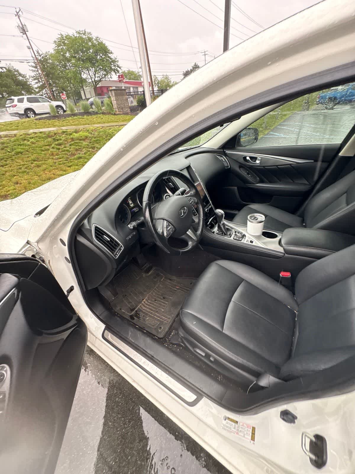 Used 2015 Moonlight White INFINITI  image 2