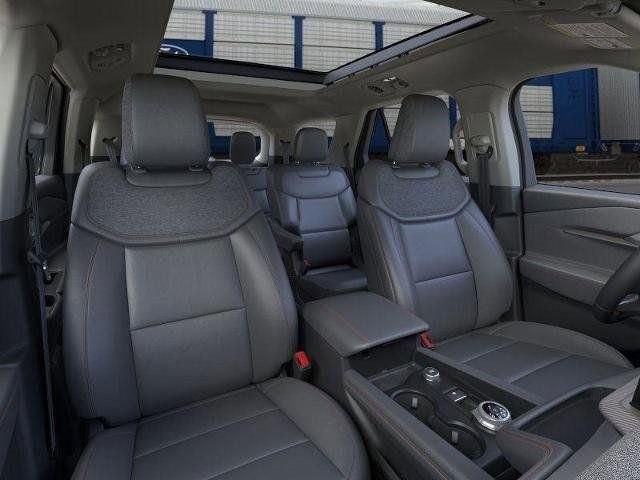 New 2026 Star White Metallic Tri-Coat Ford Active image 35