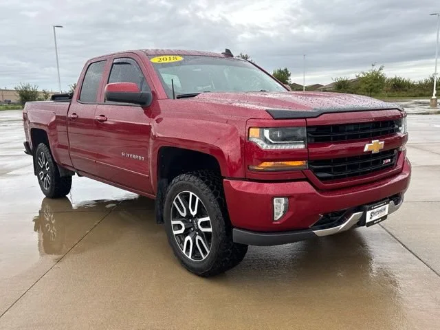 Used 2018 CAJUN RED TINTCOAT Chevrolet LT image 4