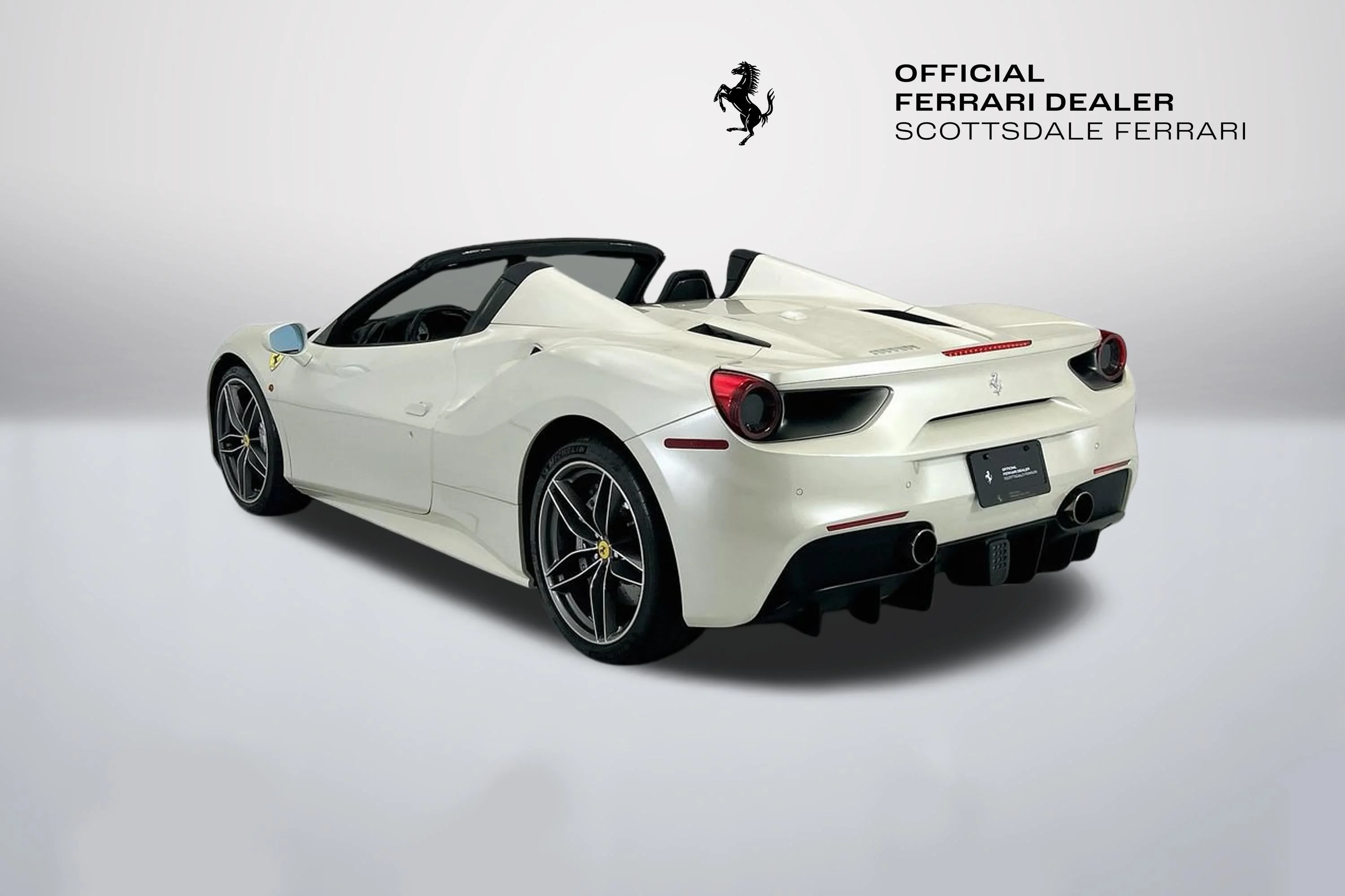 Used 2017 Bianco Fuji Ferrari  image 7