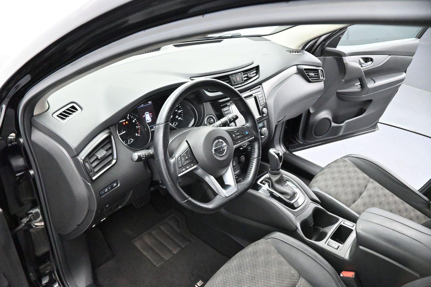 Used 2020 Magnetic Black Pearl Nissan SV image 14