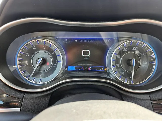 Used 2023 Red Chrysler Touring L image 15