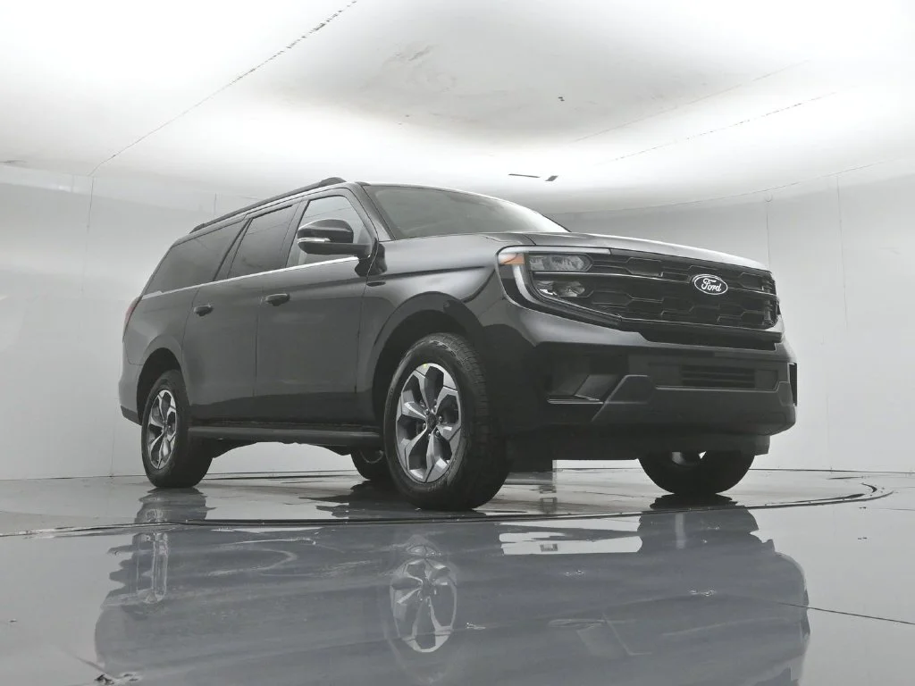 New 2027 Agate Black Metallic Ford Active image 50
