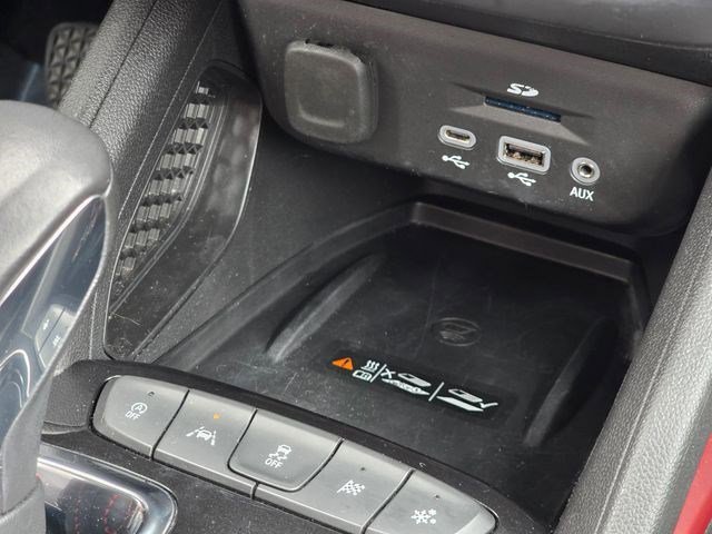 Used 2022 Summit White Chevrolet RS image 32