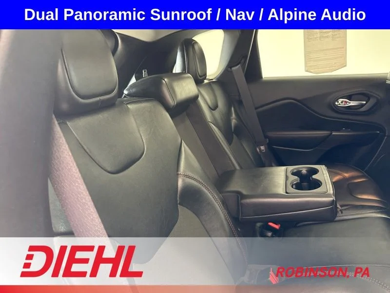 Used 2022 Silver Jeep Trailhawk image 13
