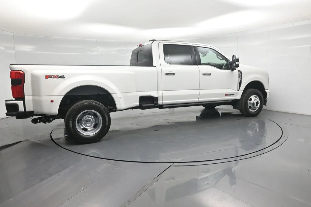 New 2026 White Ford Platinum image 24