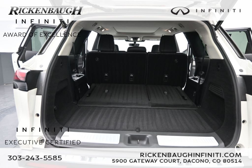Certified Used 2023 White INFINITI LUXE image 13