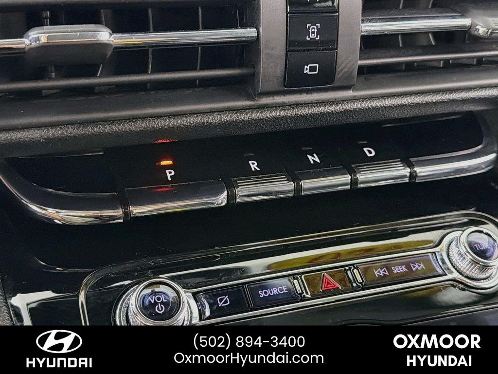 Used 2020 Magnetic Gray Lincoln Standard image 17