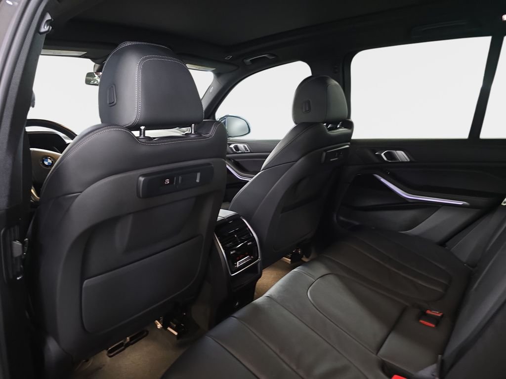 Used 2020 Dark Graphite Metallic BMW sDrive40i image 16