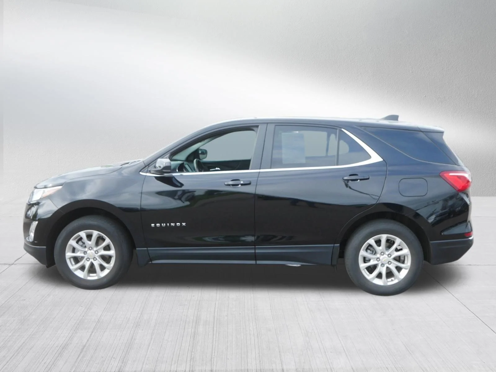 Used 2021 Mosaic Black Metallic Chevrolet LT image 4