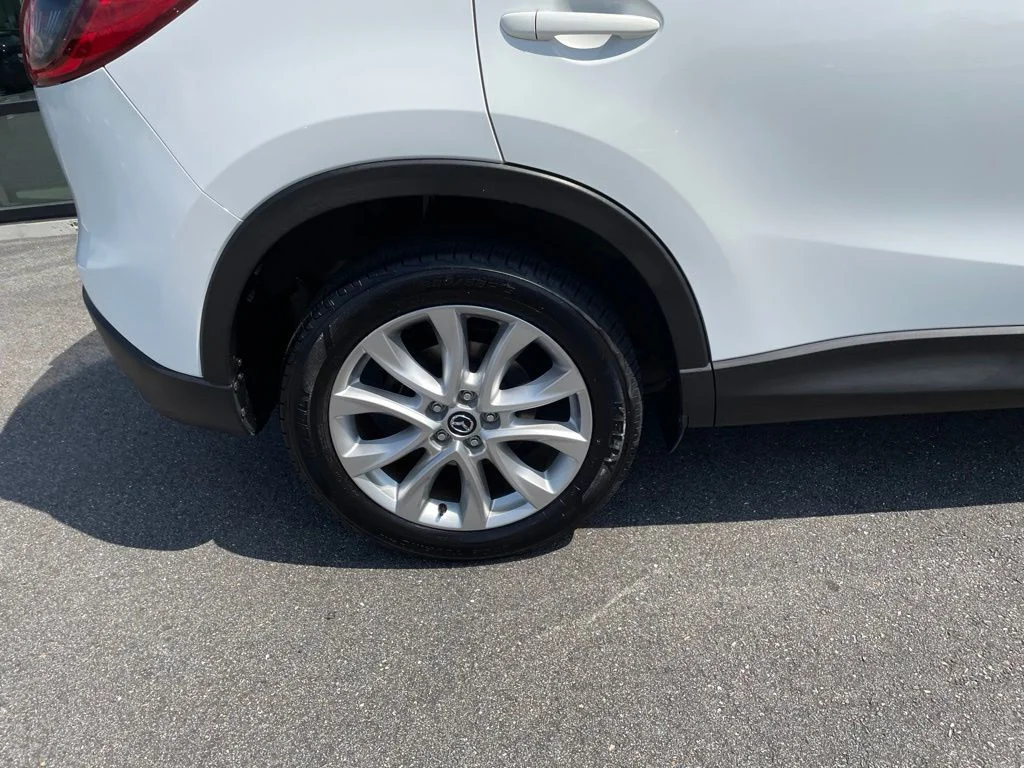 Used 2015 White Mazda Grand Touring image 4
