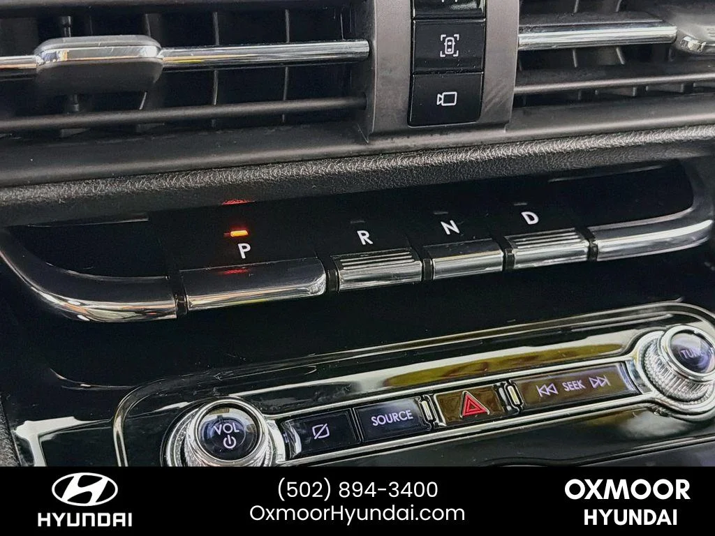 Used 2020 Magnetic Gray Lincoln Standard image 17
