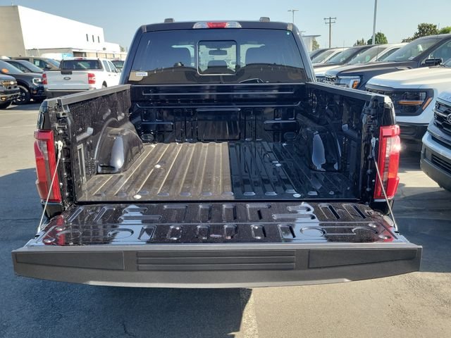 New 2026 Agate Black Metallic Ford XLT image 21