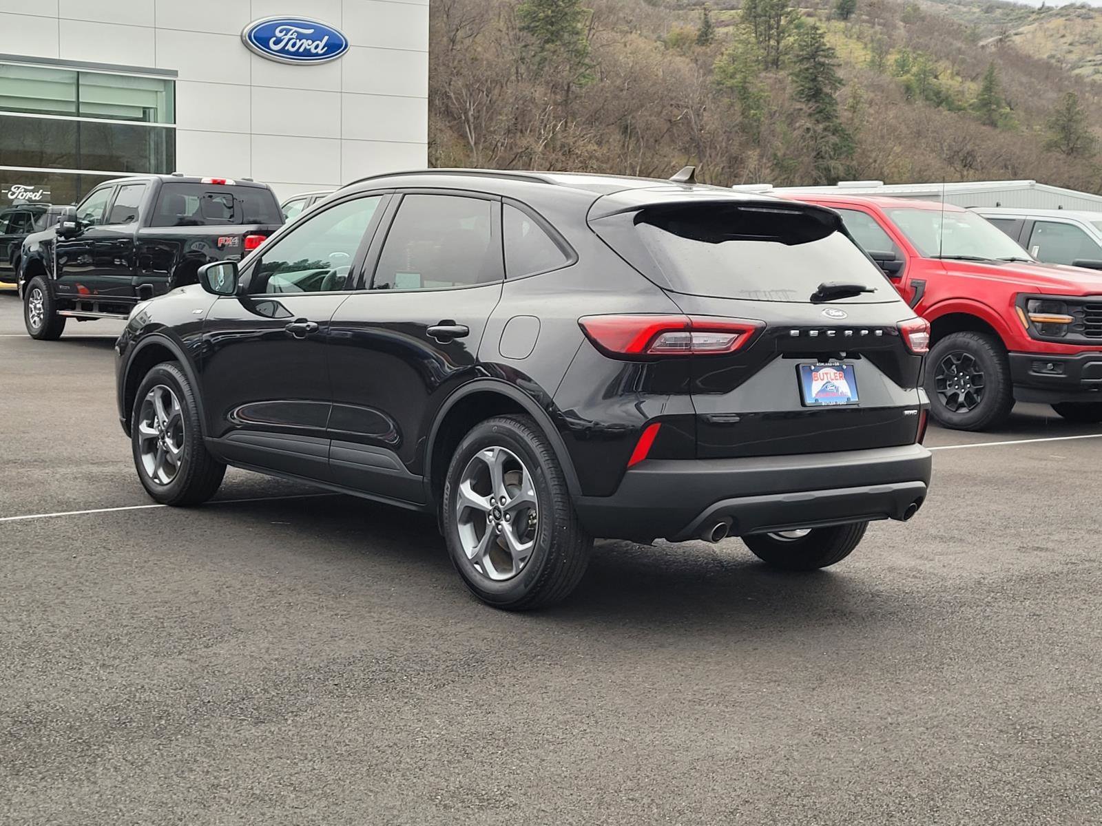 Used 2025 Black Metallic Ford ST-Line image 7