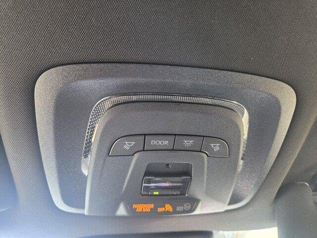 Used 2026 Oxygen White Toyota XLE image 19