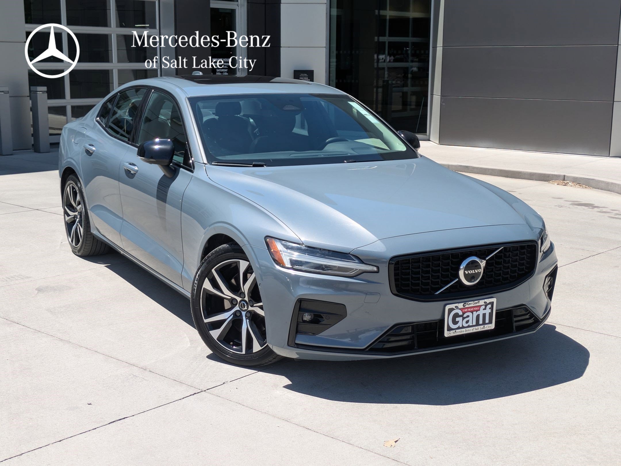 2024 Volvo S60 B5 Plus Dark Theme AWD's photo