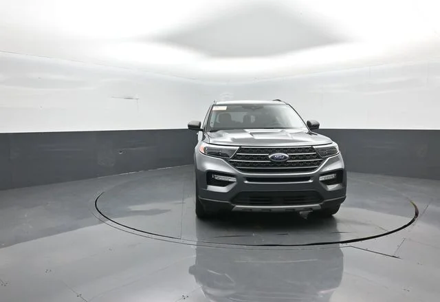 Certified Used 2024 Gray Metallic Ford XLT image 3