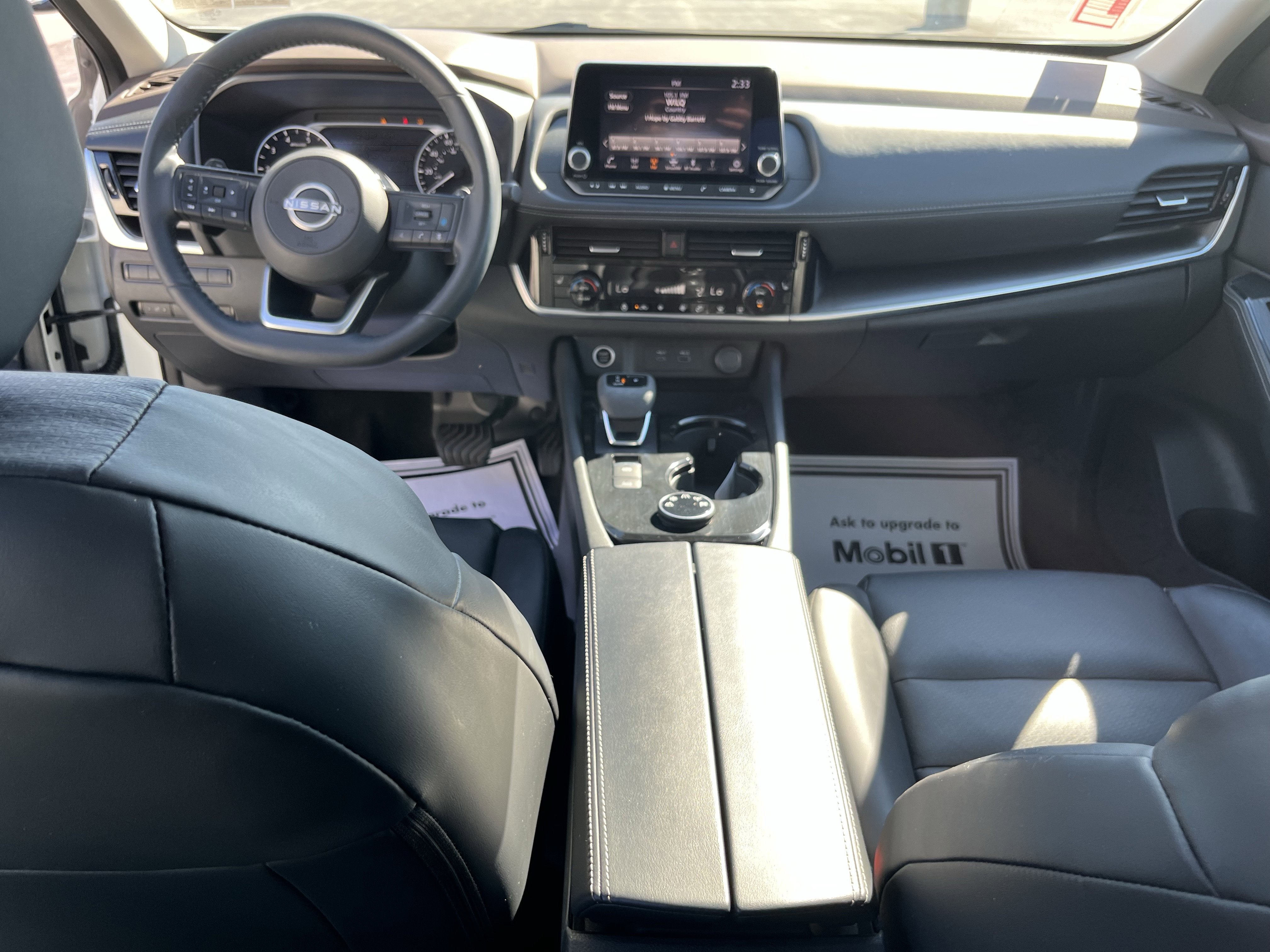 2023 Nissan Rogue AWD SV photo 2