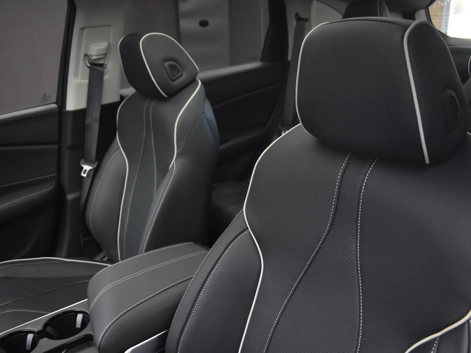 New 2026 Liquid Carbon Metallic Acura w/Advance Package image 20