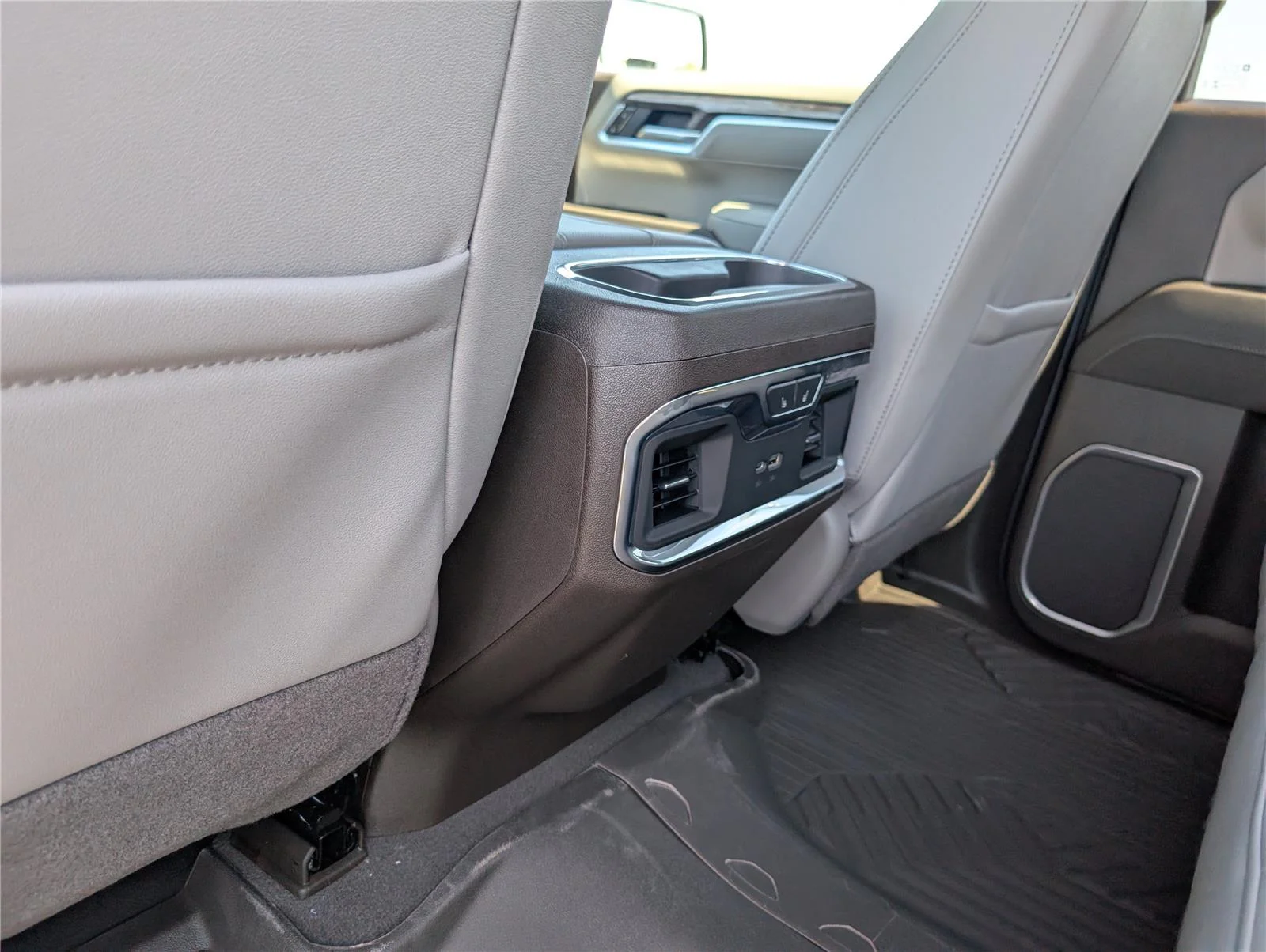2026 Chevrolet Silverado 1500 LTZ - Photo 32