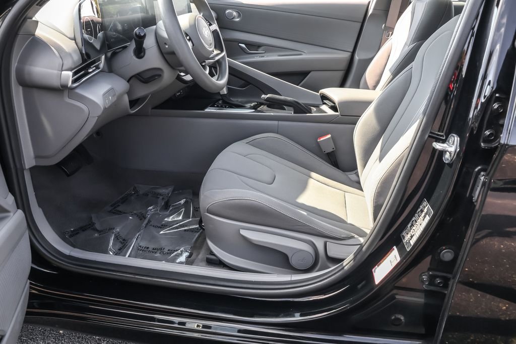 Certified Used 2024 Black Hyundai SEL image 17