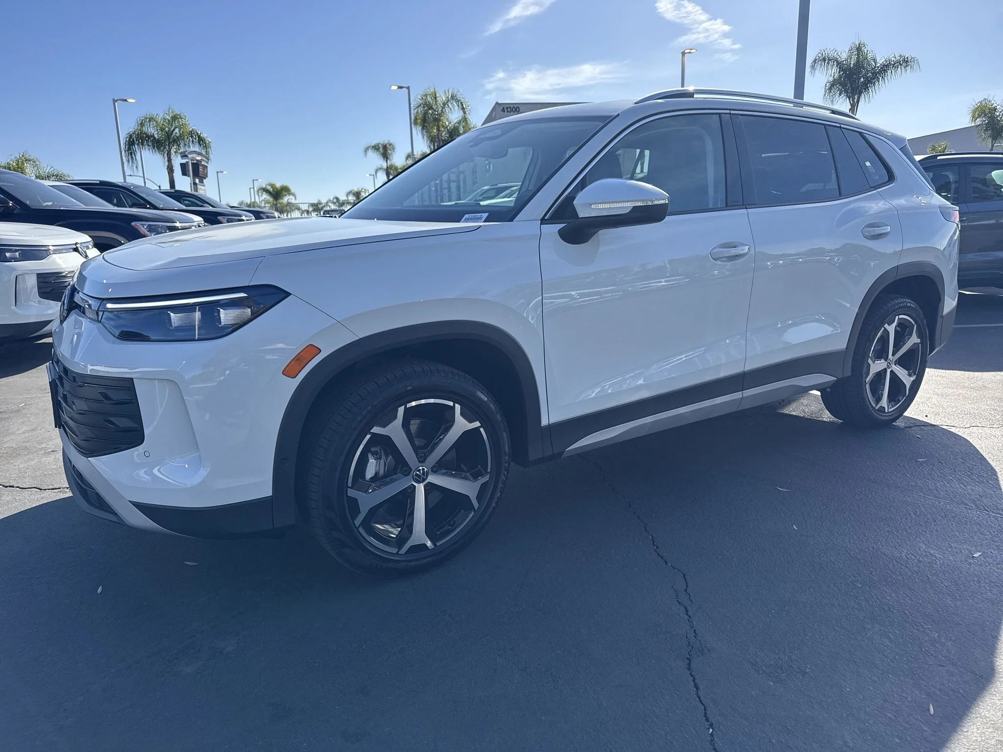 New 2026 Pure White Volkswagen SE image 4