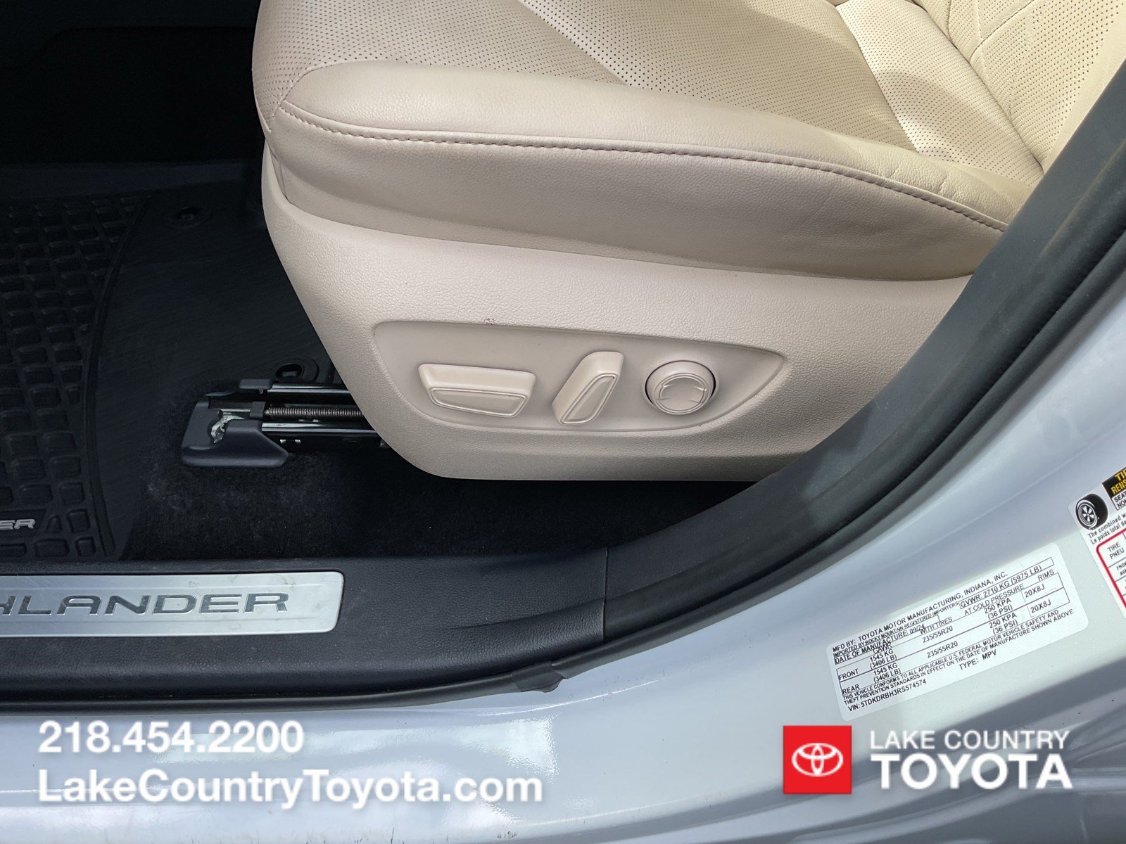 Used 2024  Toyota Platinum image 26