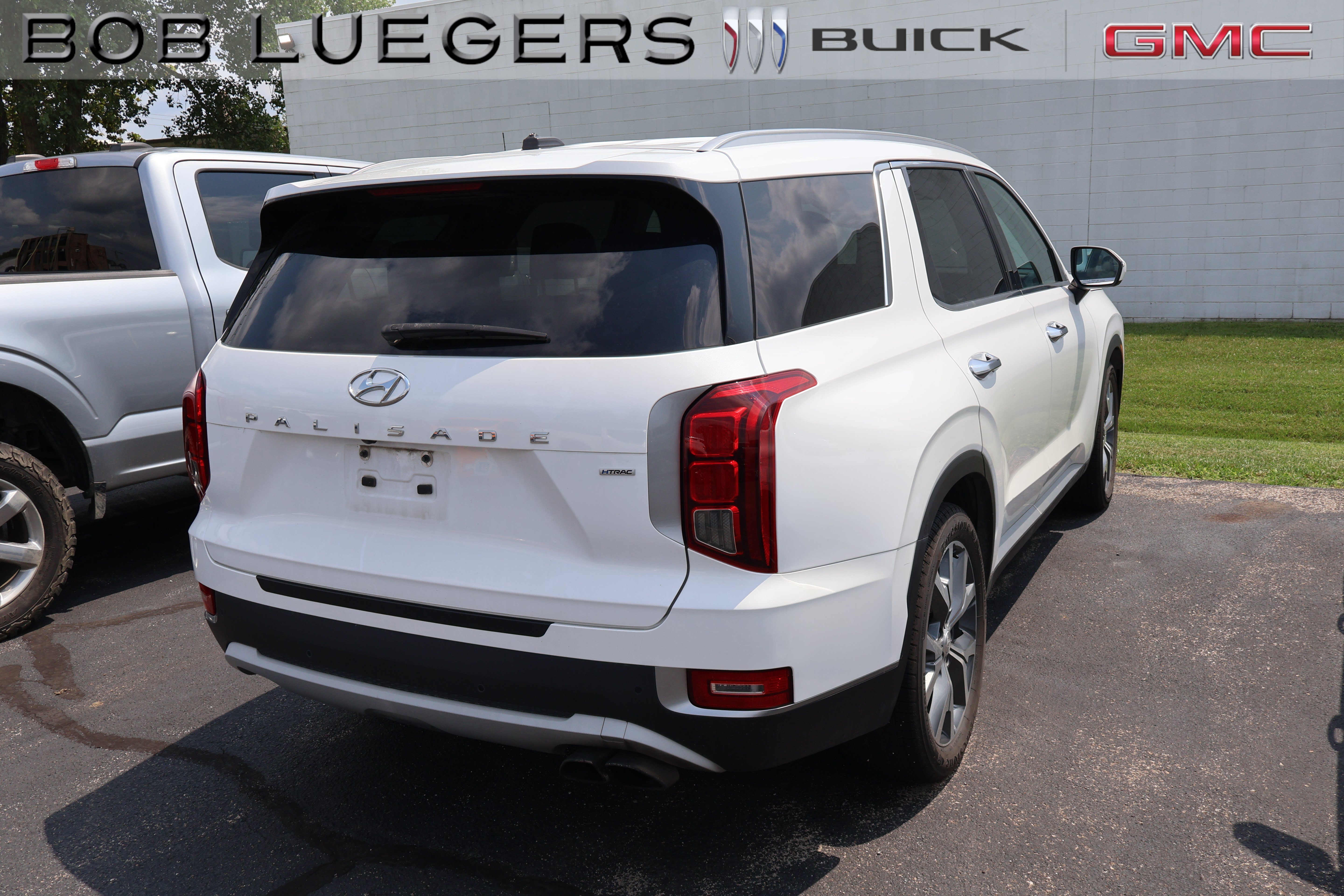 Used 2020 White Hyundai SEL image 4