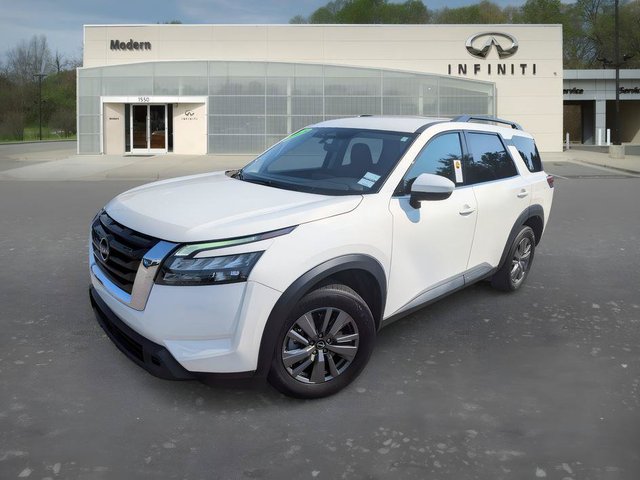 2025 Nissan Pathfinder SV
