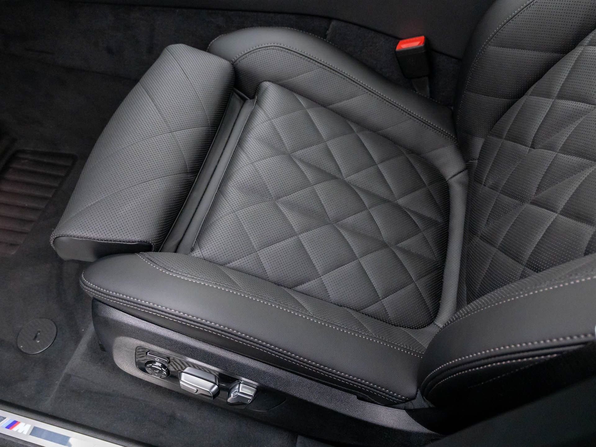 New 2026 Black Sapphire Metallic BMW xDrive40i image 16