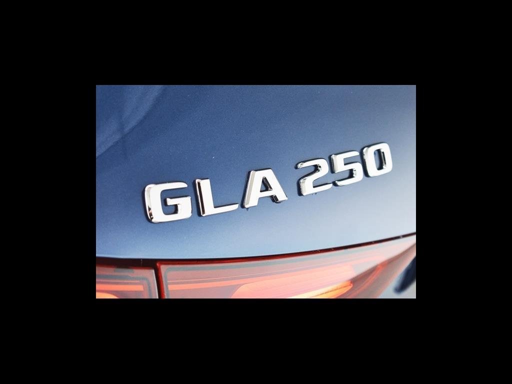 Used 2024 Starling Blue Metallic Mercedes-Benz GLA 250 image 31