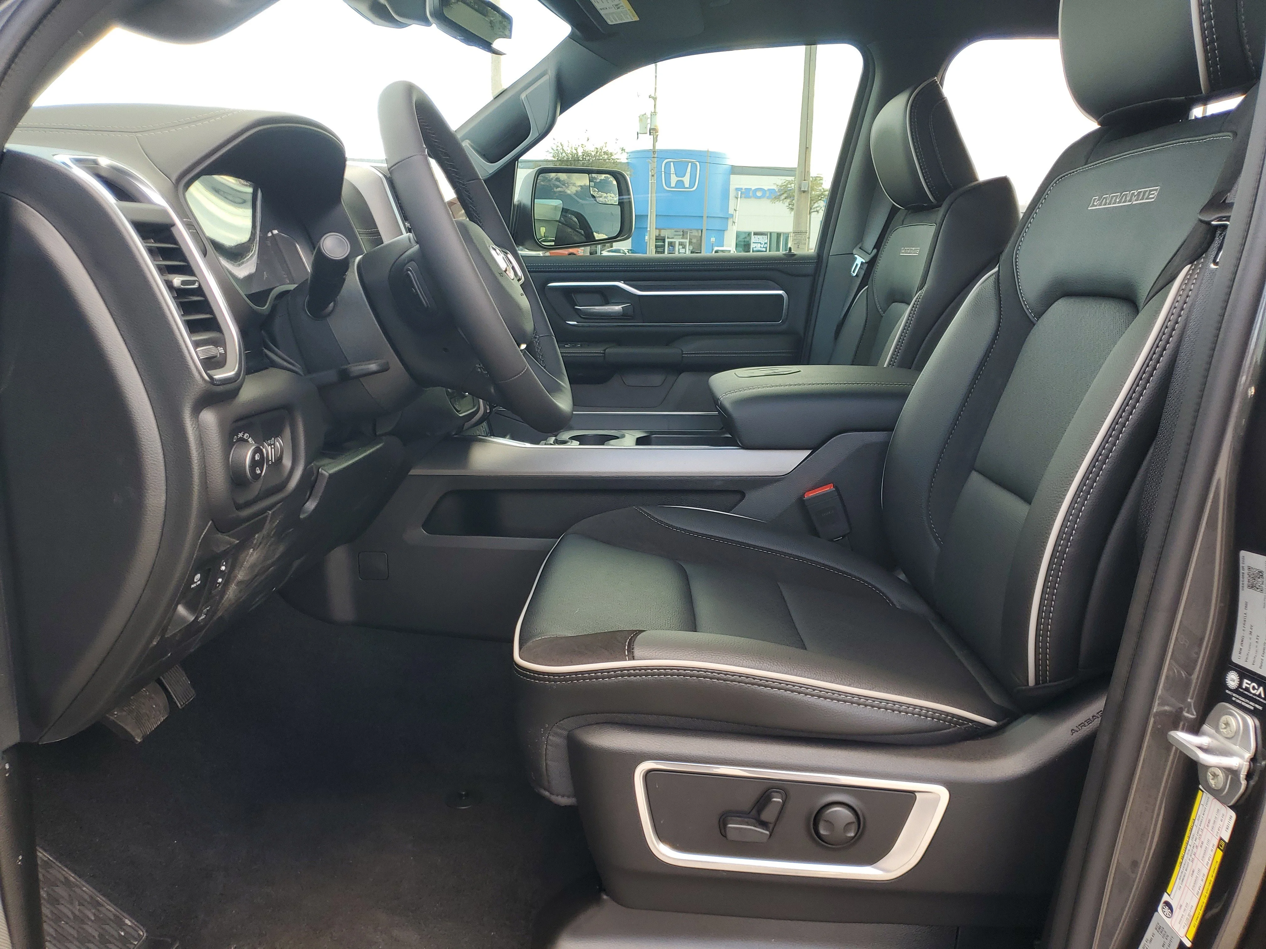 New 2026 Granite Crystal Metallic Clearcoat Ram Laramie image 11