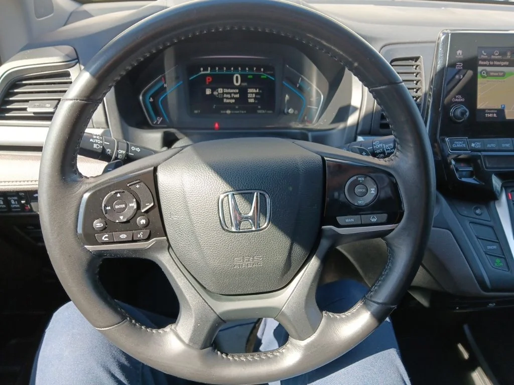 Used 2018 White Diamond Pearl Honda EX-L image 18
