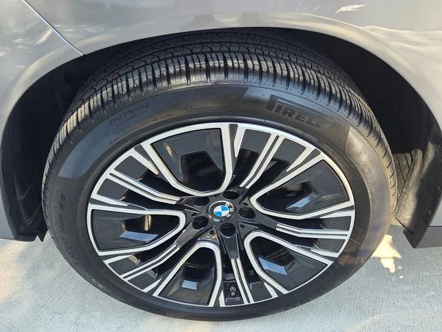 Used 2026 Skyscraper Grey Metallic BMW 30 xDrive image 11