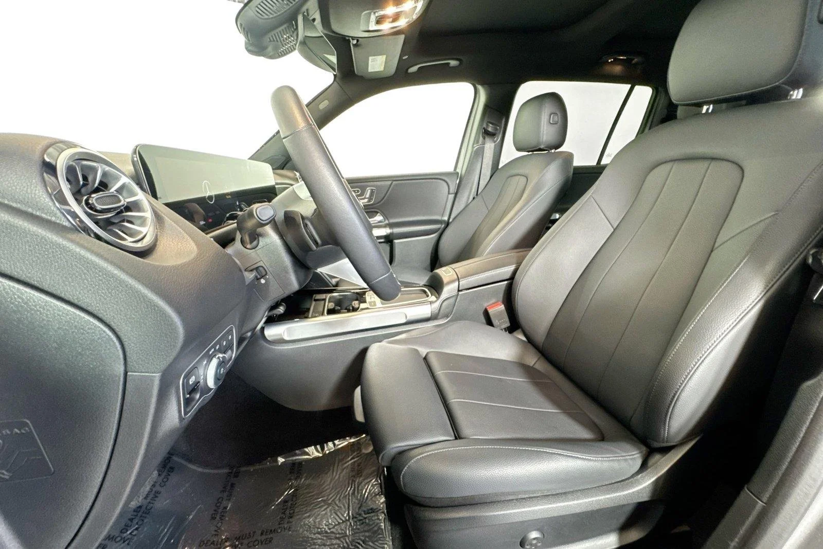 Used 2026 Mountain Grey Metallic Mercedes-Benz GLB 250 image 19