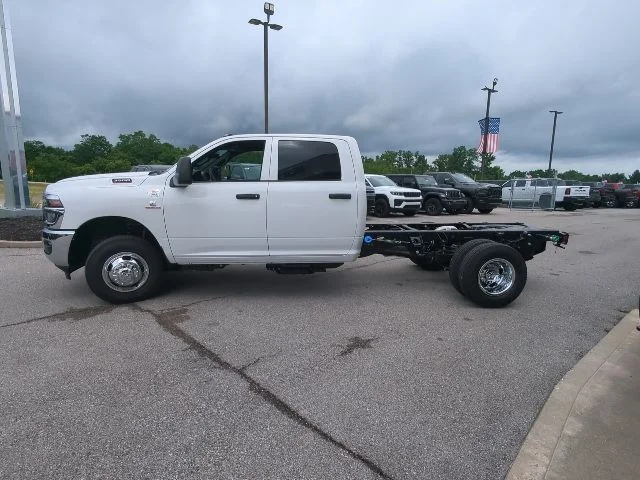 New 2026 Bright White Clearcoat RAM Tradesman image 27