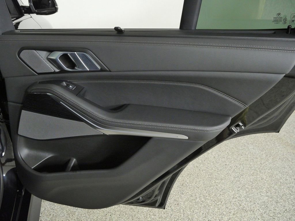 New 2026 Black Sapphire Metallic BMW xDrive40i image 25