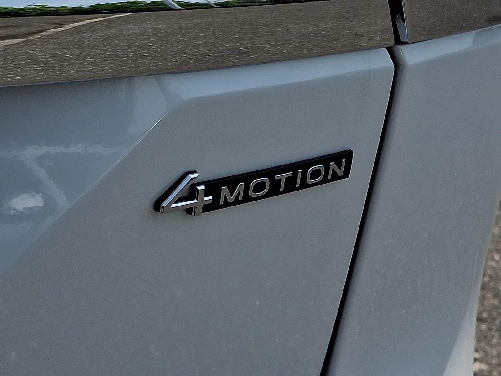 New 2026 0P0P/OPALWHTPRL Volkswagen 2.0T SEL image 24